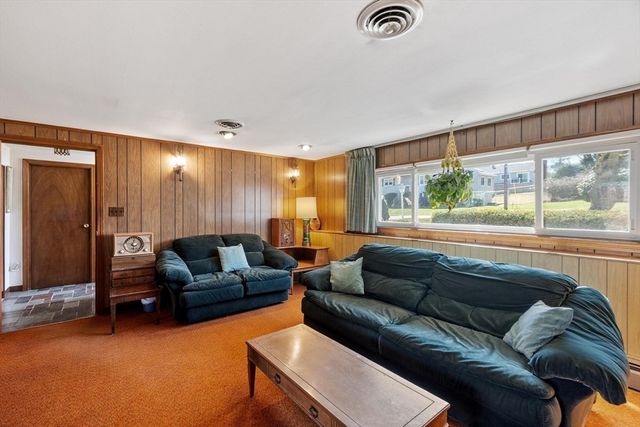 86 Anderson Drive, Methuen, MA 01844