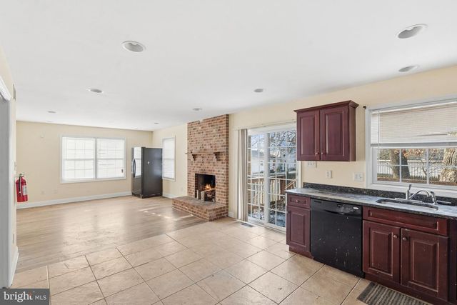 2090 BLUE BELL RD, Williamstown, NJ 08094