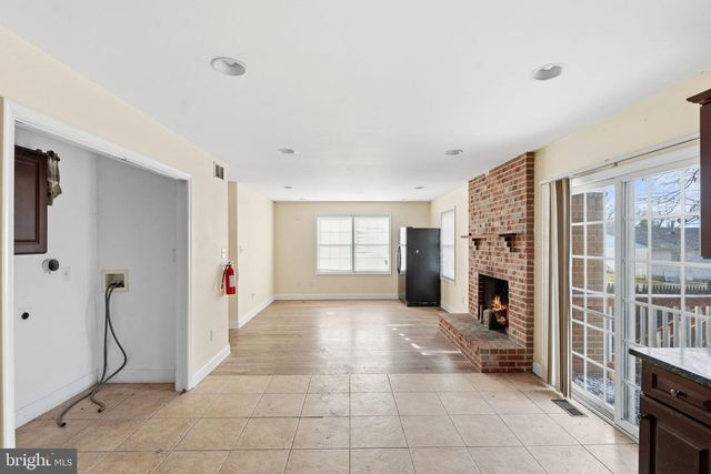 2090 BLUE BELL RD, Williamstown, NJ 08094