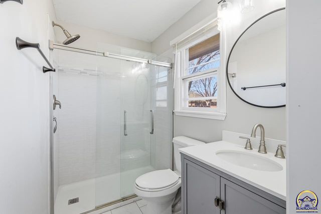 3840 SW 39th TER, Topeka, KS 66610