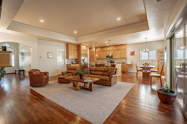 3735 Arizona Drive, Medford, OR 97504