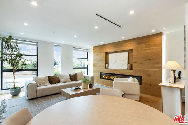 11337 Pearl Street, Los Angeles, CA 90064