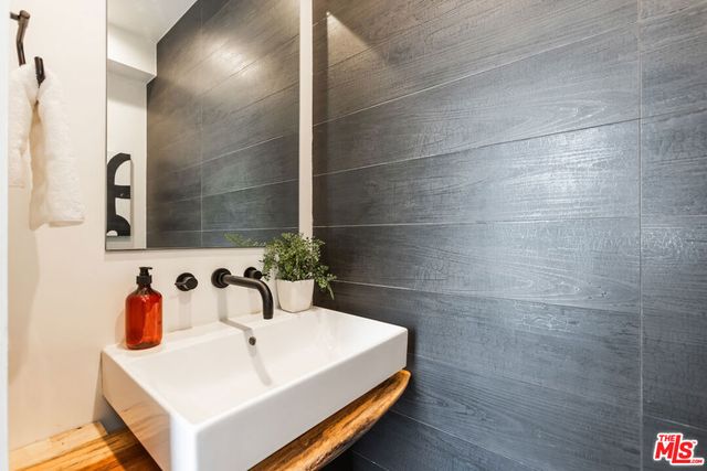 11337 Pearl Street, Los Angeles, CA 90064