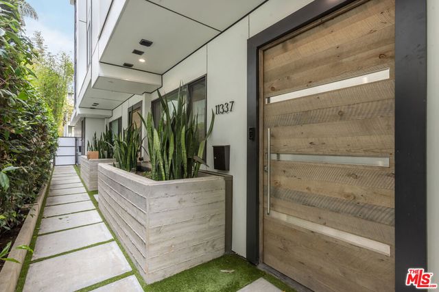 11337 Pearl Street, Los Angeles, CA 90064