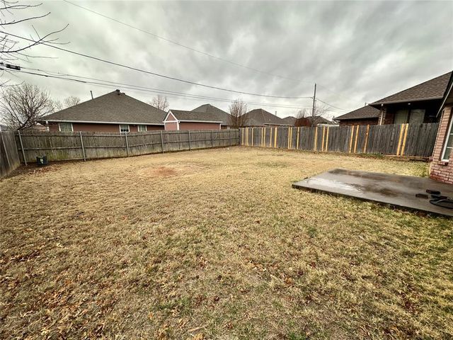 628 NW 21st Street, Moore, OK 73160