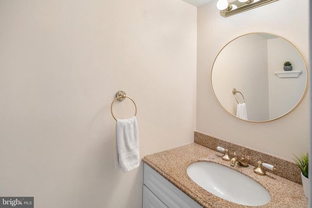 10103 SASSAFRAS WOODS CT, Burke, VA 22015