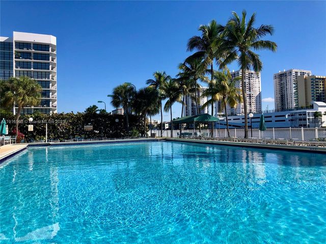 1000 Parkview Dr 518, Hallandale Beach, FL 33009