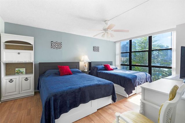 1000 Parkview Dr 518, Hallandale Beach, FL 33009