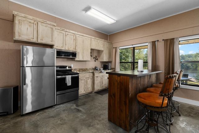 1301 & 1285 S Lake Drive, Gladewater, TX 75647