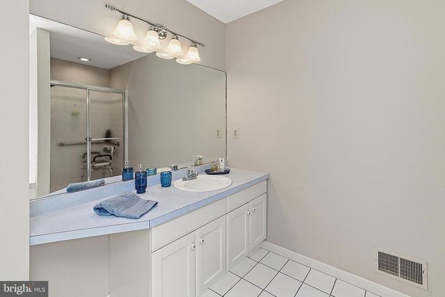 18 DANTE RD, Monroe Township, NJ 08831