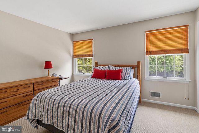 18 DANTE RD, Monroe Township, NJ 08831