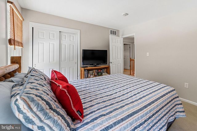 18 DANTE RD, Monroe Township, NJ 08831