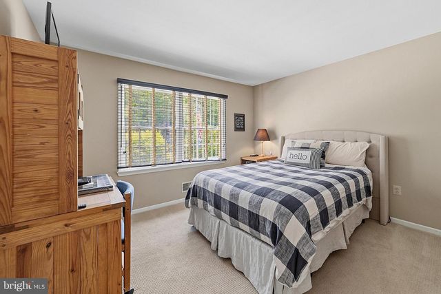 18 DANTE RD, Monroe Township, NJ 08831