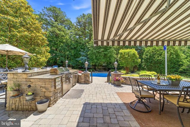 18 DANTE RD, Monroe Township, NJ 08831