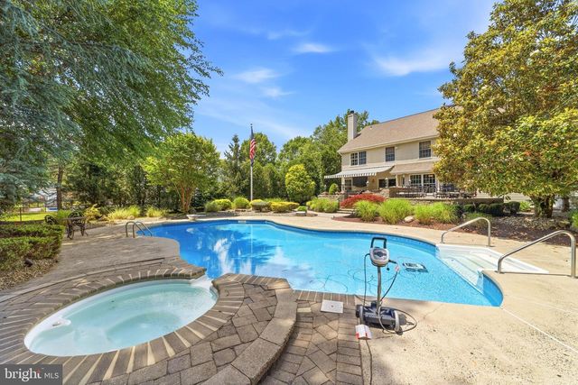 18 DANTE RD, Monroe Township, NJ 08831