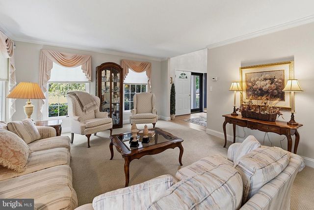 18 DANTE RD, Monroe Township, NJ 08831