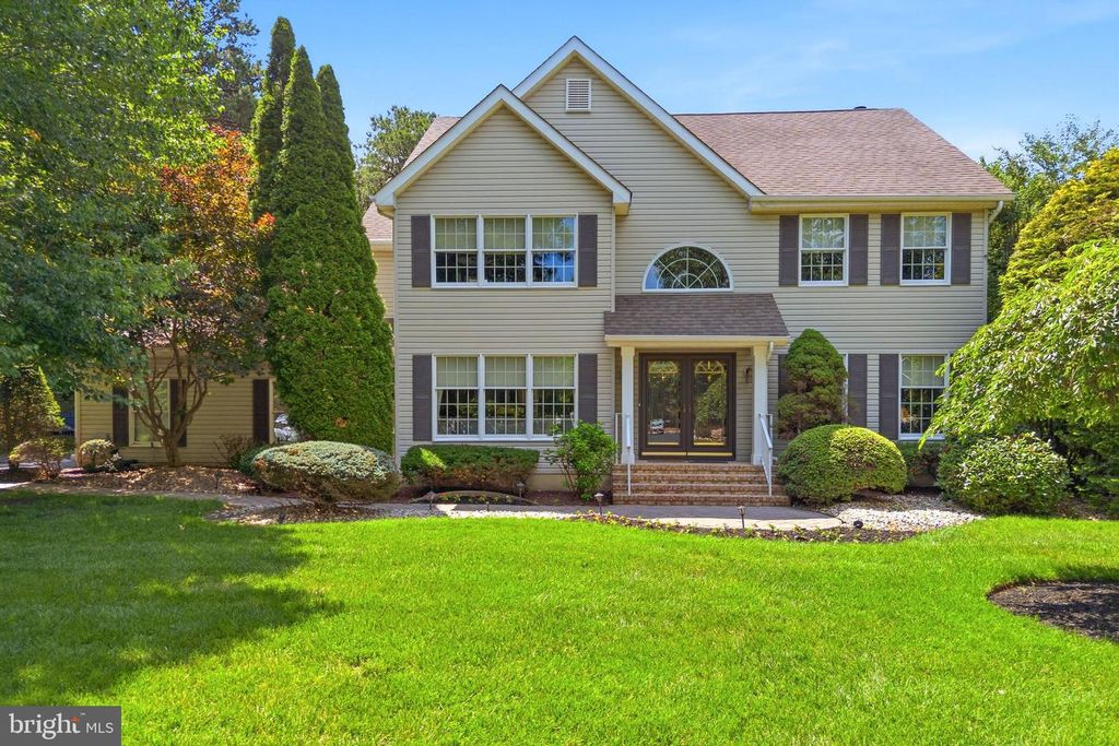 18 DANTE RD, Monroe Township, NJ 08831