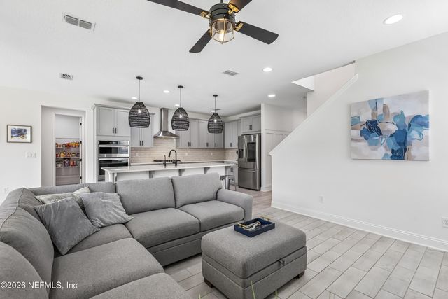 58 KEENELAND Road, St. Johns, FL 32259