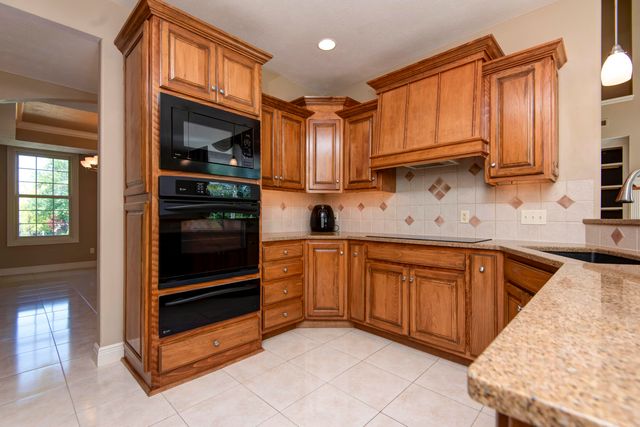 2938 W Oakhaven Lane, Springfield, MO 65810