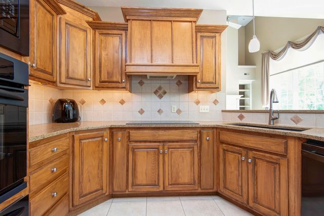 2938 W Oakhaven Lane, Springfield, MO 65810
