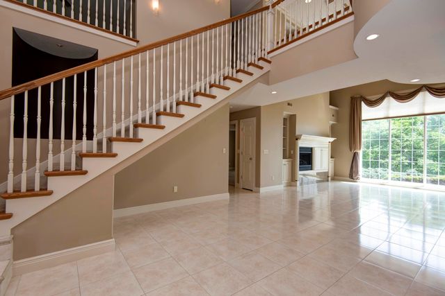 2938 W Oakhaven Lane, Springfield, MO 65810