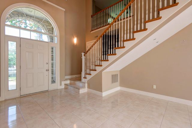 2938 W Oakhaven Lane, Springfield, MO 65810