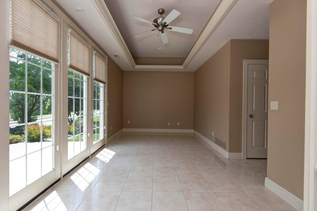 2938 W Oakhaven Lane, Springfield, MO 65810