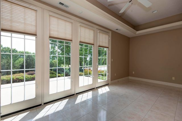 2938 W Oakhaven Lane, Springfield, MO 65810