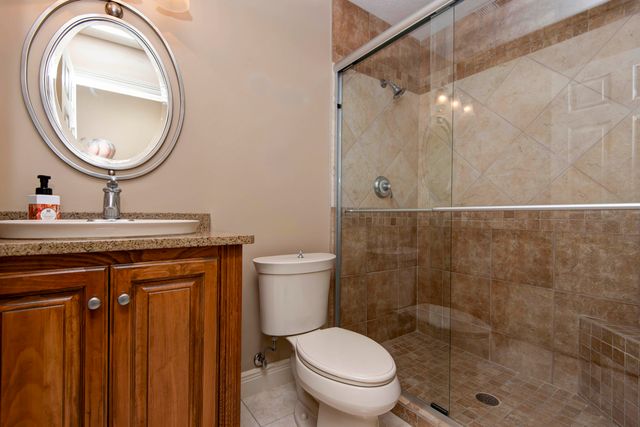 2938 W Oakhaven Lane, Springfield, MO 65810