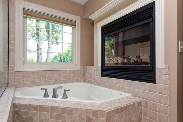 2938 W Oakhaven Lane, Springfield, MO 65810