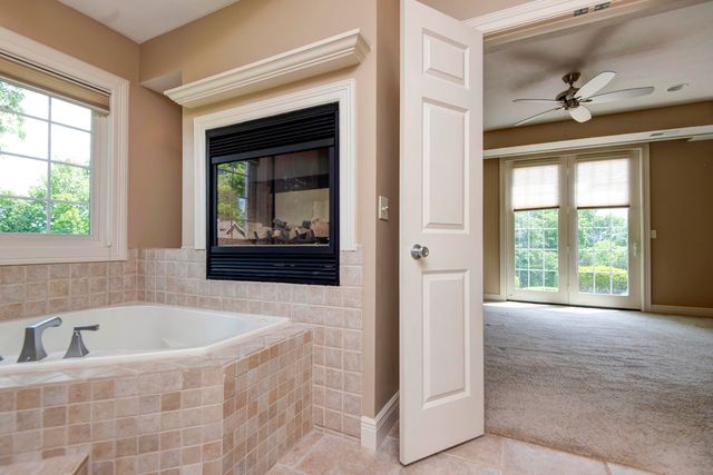 2938 W Oakhaven Lane, Springfield, MO 65810