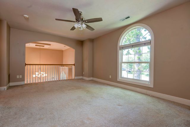 2938 W Oakhaven Lane, Springfield, MO 65810