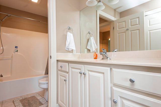 2938 W Oakhaven Lane, Springfield, MO 65810