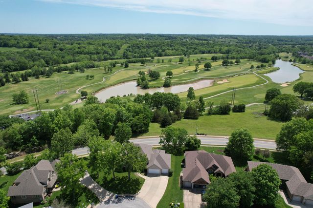 2938 W Oakhaven Lane, Springfield, MO 65810