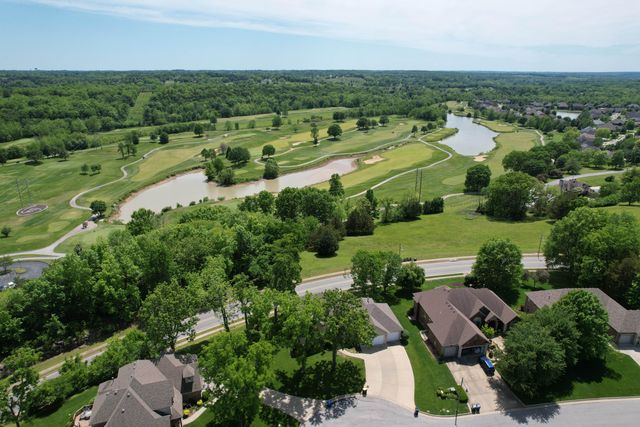 2938 W Oakhaven Lane, Springfield, MO 65810