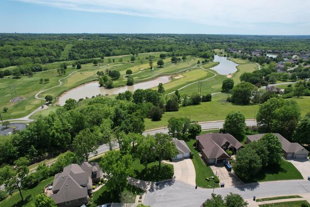 2938 W Oakhaven Lane, Springfield, MO 65810