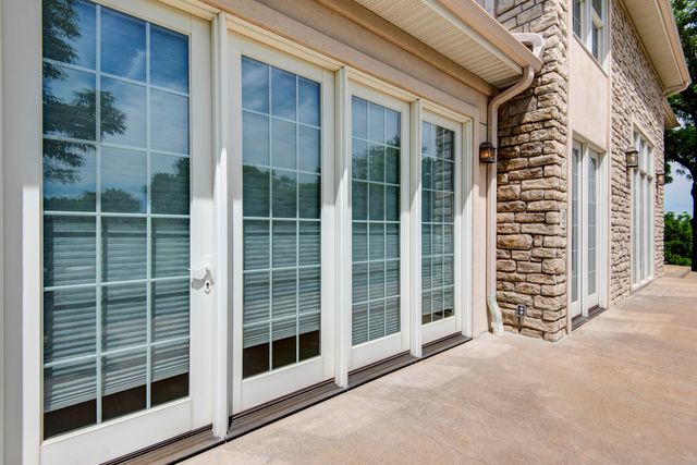 2938 W Oakhaven Lane, Springfield, MO 65810