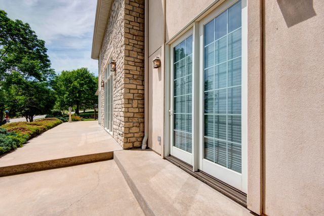2938 W Oakhaven Lane, Springfield, MO 65810