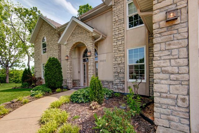 2938 W Oakhaven Lane, Springfield, MO 65810