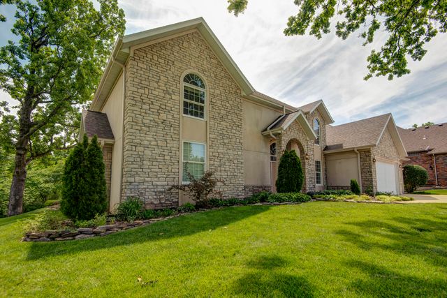 2938 W Oakhaven Lane, Springfield, MO 65810