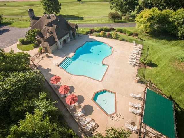 2938 W Oakhaven Lane, Springfield, MO 65810