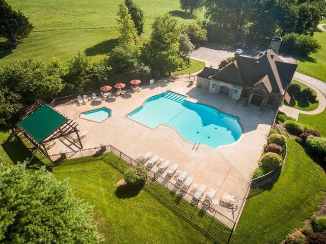 2938 W Oakhaven Lane, Springfield, MO 65810