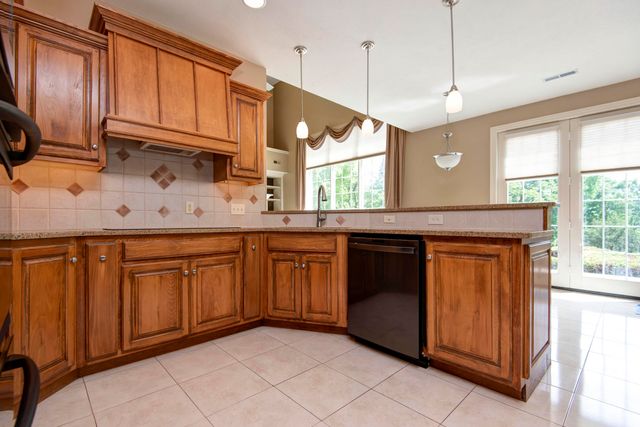 2938 W Oakhaven Lane, Springfield, MO 65810