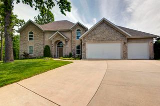 2938 W Oakhaven Lane, Springfield, MO 65810