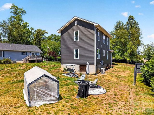 100 Victoria Springs Drive, Flat Rock, NC 28731