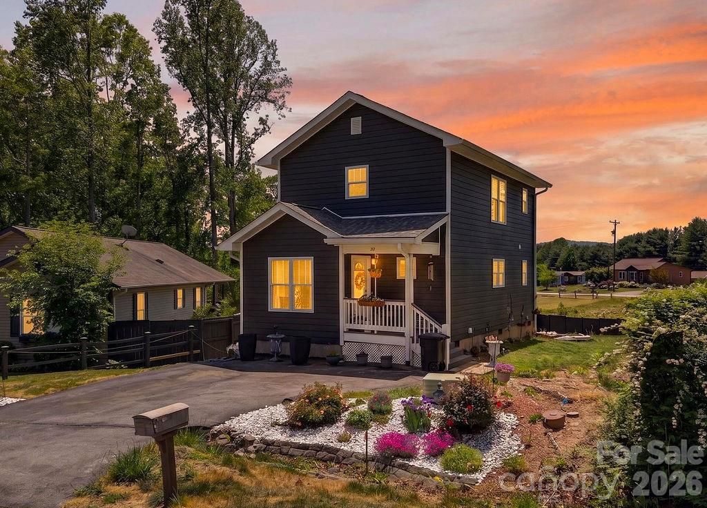 100 Victoria Springs Drive, Flat Rock, NC 28731