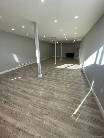 6041 56th Road RETAIL STORE, Maspeth, NY 11378