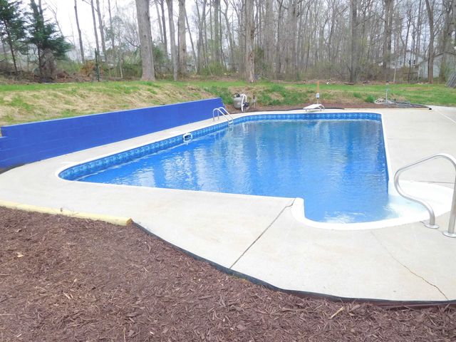 154 Whispering Pines Road Road, Gaffney, SC 29341