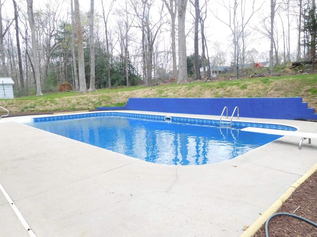 154 Whispering Pines Road Road, Gaffney, SC 29341