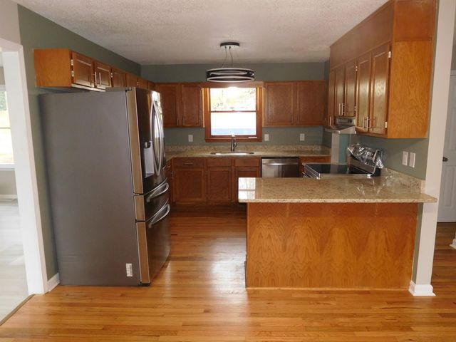 154 Whispering Pines Road Road, Gaffney, SC 29341